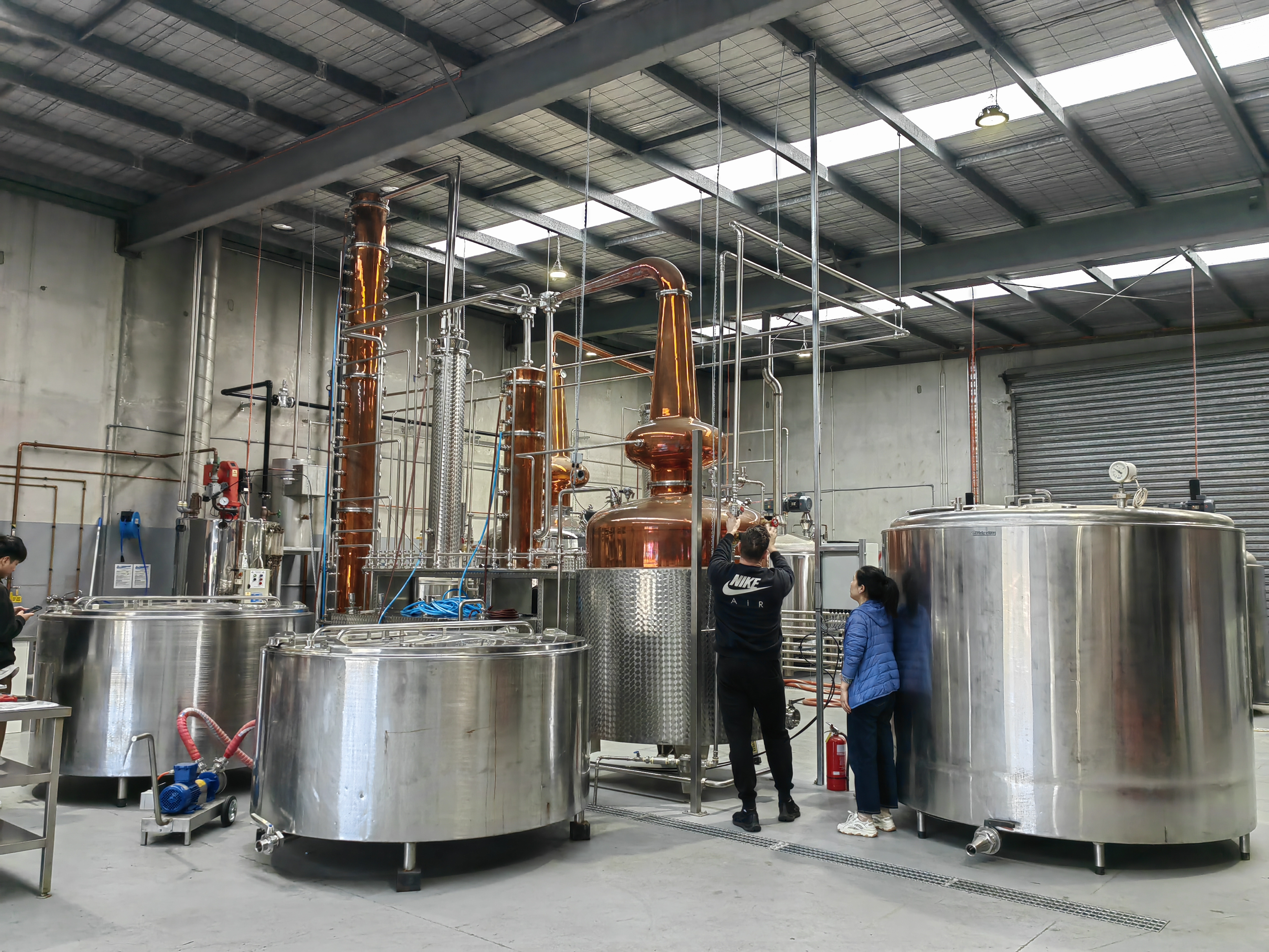 Go to Australian customer factory to debug distillation equipment - DAEYOO