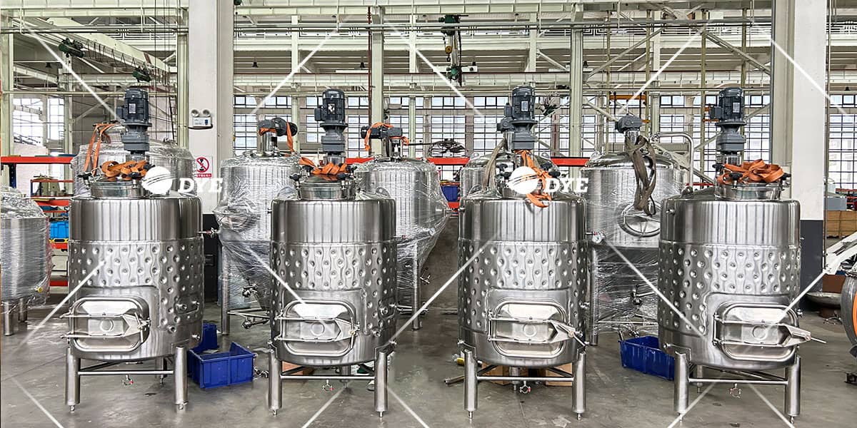 Liquid Mixing Tanks