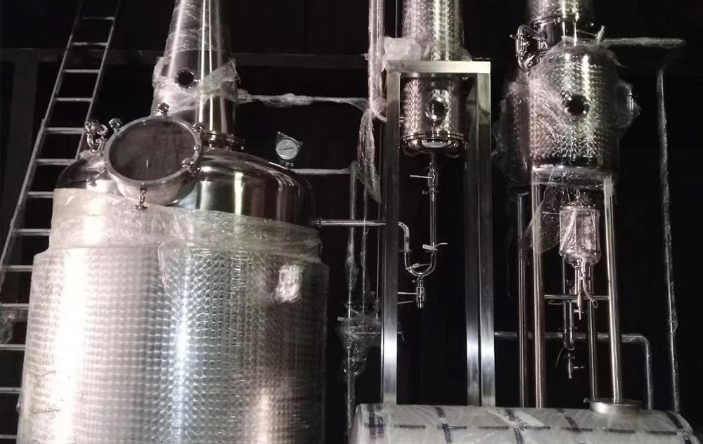 French 2000L Whiskey Distillation Equipment